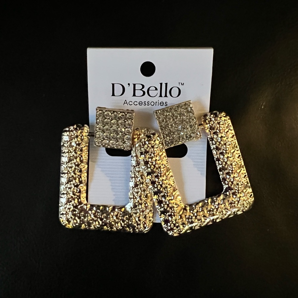 Gold plated vintage earrings!!